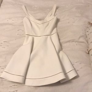 Elizabeth & James white dress new condition size 0